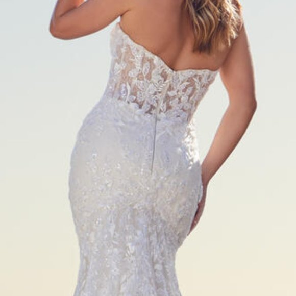 Dress - Picture 4 of 6